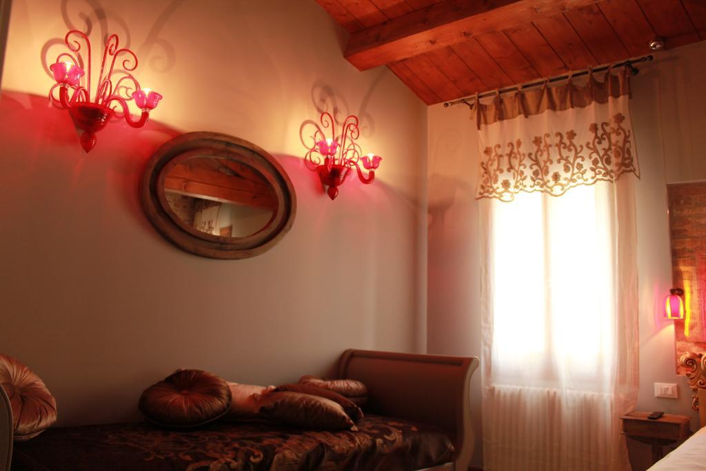 Rosso Charm B&B Venezia Rom bilde
